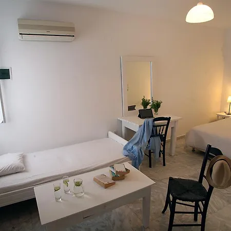 Voula & Aparthotel Tourlos